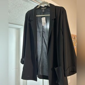 NWT Forever 21+ Black 3/4 sleeve light blazer